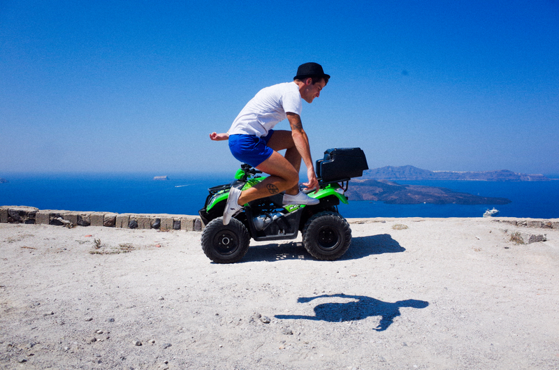 Illustration for article titled GREECE : 40 HOURS IN SANTORINI